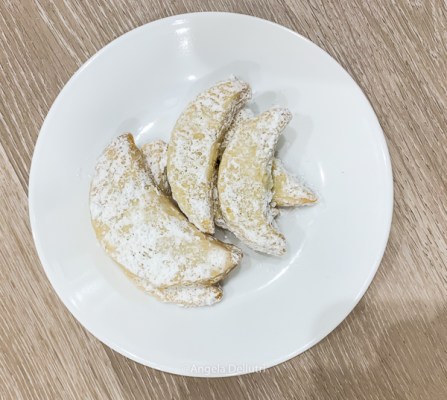 Italian Almond Crescent Cookies